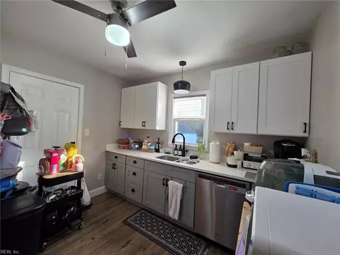 Kitchen - 6 Clover St, Hampton, VA 23669 photo 3 of 4