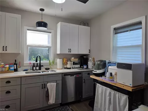 Kitchen - 6 Clover St, Hampton, VA 23669 photo 1 of 4