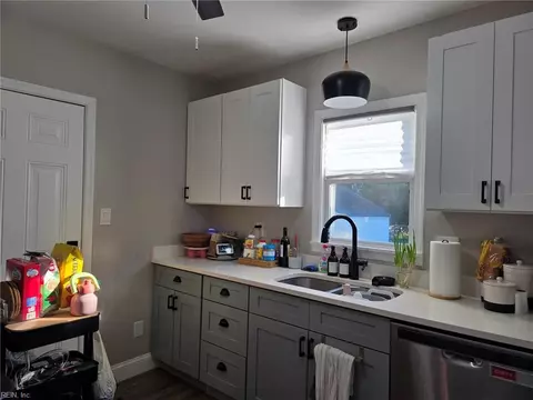 Kitchen - 6 Clover St, Hampton, VA 23669 photo 2 of 4