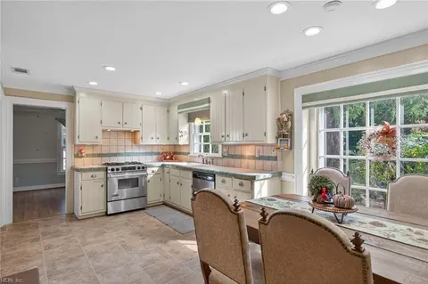 Kitchen - 3917 Oak Dr E, Chesapeake, VA 23321 photo 1 of 5