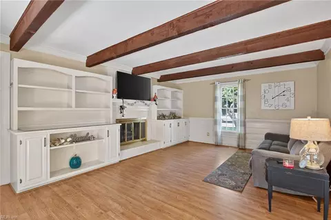 Living - 3917 Oak Dr E, Chesapeake, VA 23321 photo 4 of 4