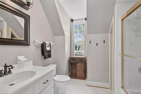 Bath - 3917 Oak Dr E, Chesapeake, VA 23321 photo 2 of 3