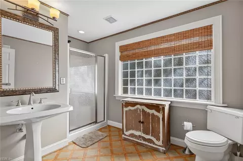 Bath - 3917 Oak Dr E, Chesapeake, VA 23321 photo 3 of 3