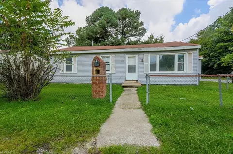 320 Baker St, Suffolk, VA 23434
