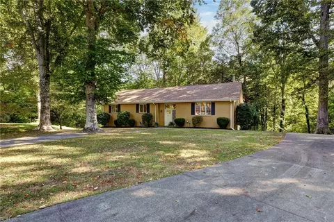 138 Yorkshire Dr, Yorktown, VA 23693