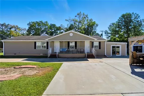 1093 Kenya Ln, Virginia Beach, VA 23451