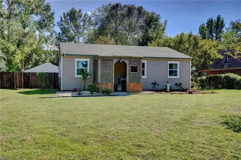304 Beacon Rd, Portsmouth, VA 23702