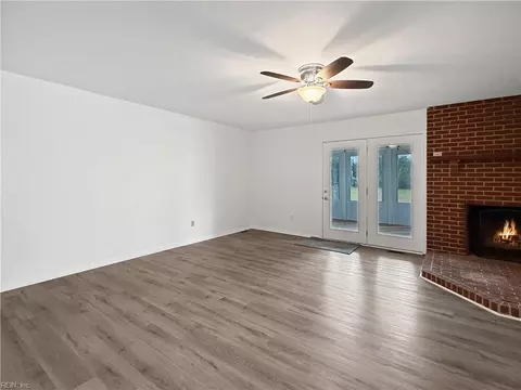 Living - 1244 Murphys Mill Rd, Suffolk, VA 23434 photo 2 of 6
