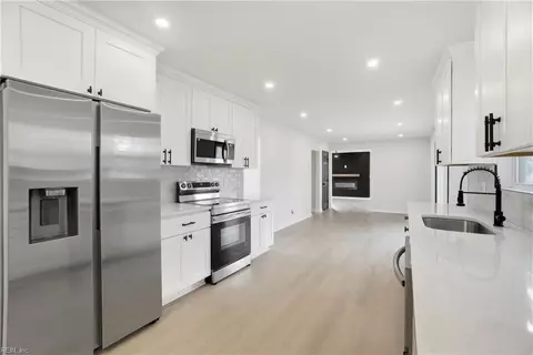 325 Busher Rd, Virginia Beach, VA 23462