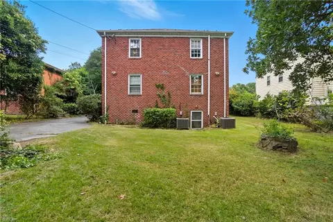 Exterior - 7457 Hampton Blvd, Norfolk, VA 23505 photo 8 of 10