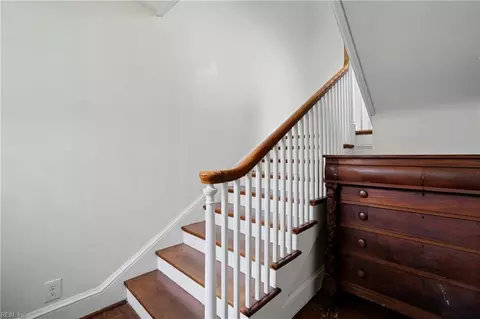 Entry Way - 7457 Hampton Blvd, Norfolk, VA 23505 photo 1 of 2