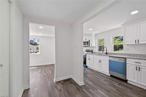 203 Windsor Ave, Smithfield, VA 23430 photo 6