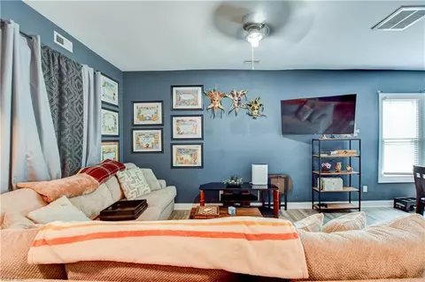 Living - 816 E 28th St, Norfolk, VA 23504 photo 3 of 3