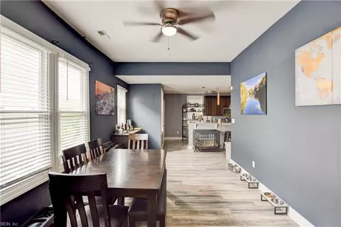 Dining - 816 E 28th St, Norfolk, VA 23504 photo 2 of 4