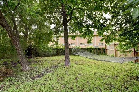 Exterior - 816 E 28th St, Norfolk, VA 23504 photo 3 of 6