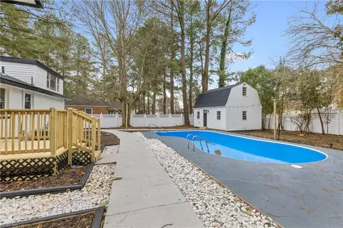 Exterior - 4252 Raleigh Rd, Chesapeake, VA 23321 photo 5 of 7