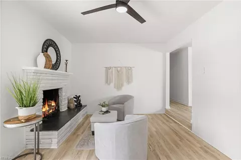 Living - 4252 Raleigh Rd, Chesapeake, VA 23321 photo 7 of 10