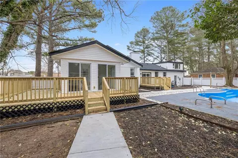 Exterior - 4252 Raleigh Rd, Chesapeake, VA 23321 photo 4 of 7