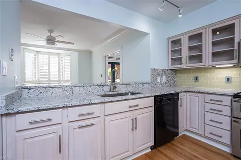 421 W Bute St #203, Norfolk, VA 23510