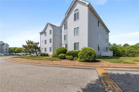 227 Dockside Dr #C, Hampton, VA 23669