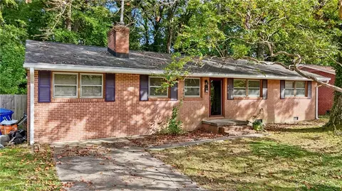 436 Eastwood Dr, Newport News, VA 23602