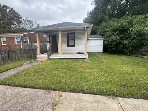 25 Redwood St, Hampton, VA 23669