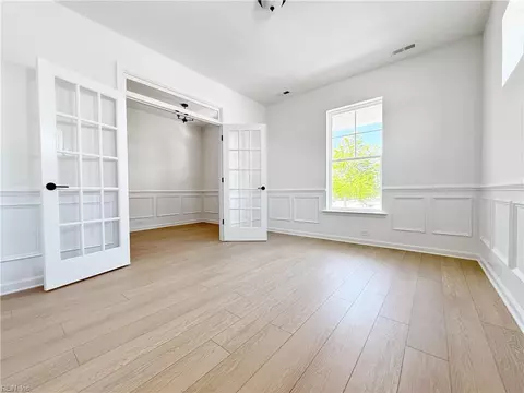 2006 Stanford Ln, Newport News, VA 23608