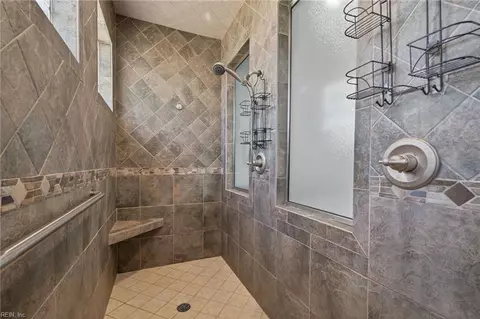 Bath - 3326 Rivers Bend Pl, Suffolk, VA 23435 photo 4 of 6