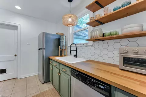 209 S Blake Rd, Norfolk, VA 23505 photo 14