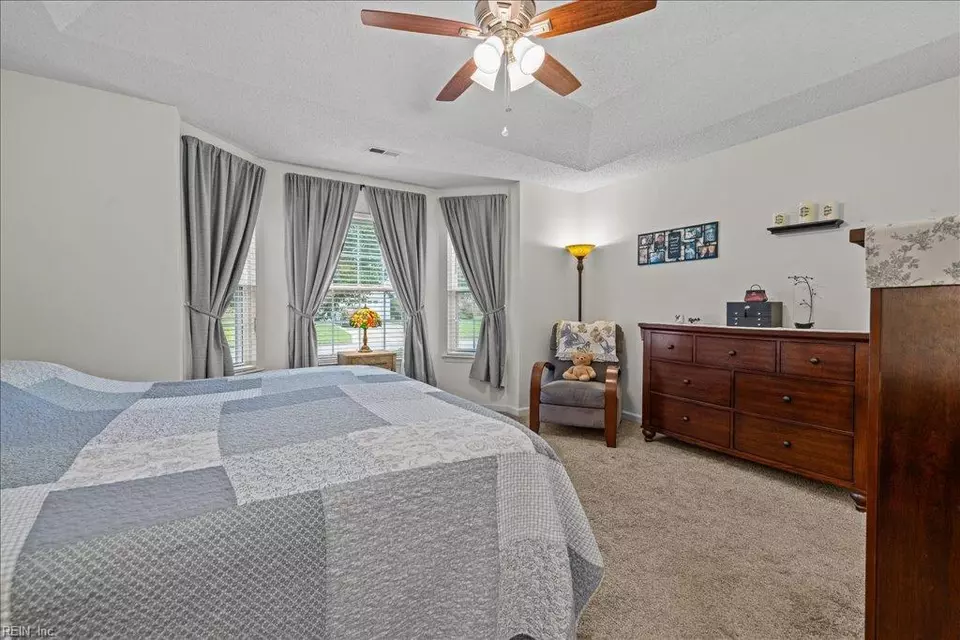 Bedroom - 4764 Ardmore Ln, Virginia Beach, VA 23456 photo 2 of 8