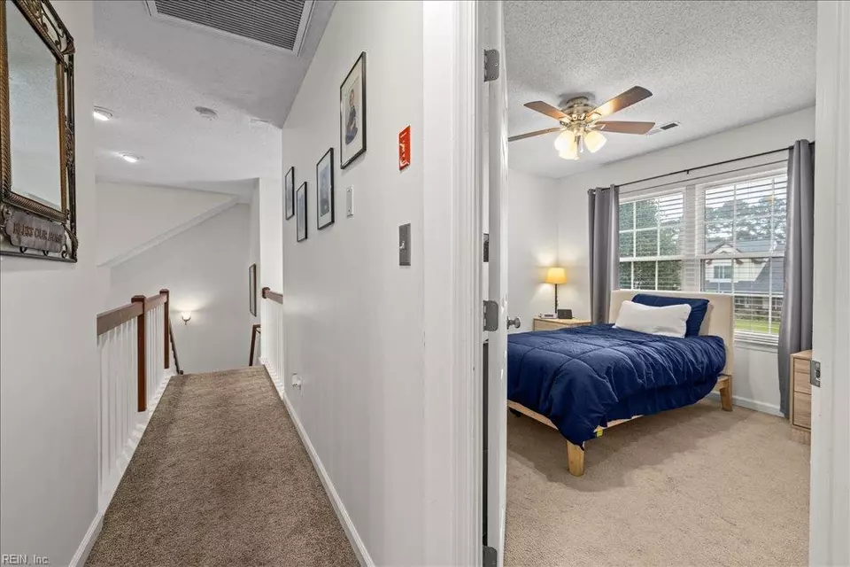 Entry Way - 4764 Ardmore Ln, Virginia Beach, VA 23456 photo 10 of 10
