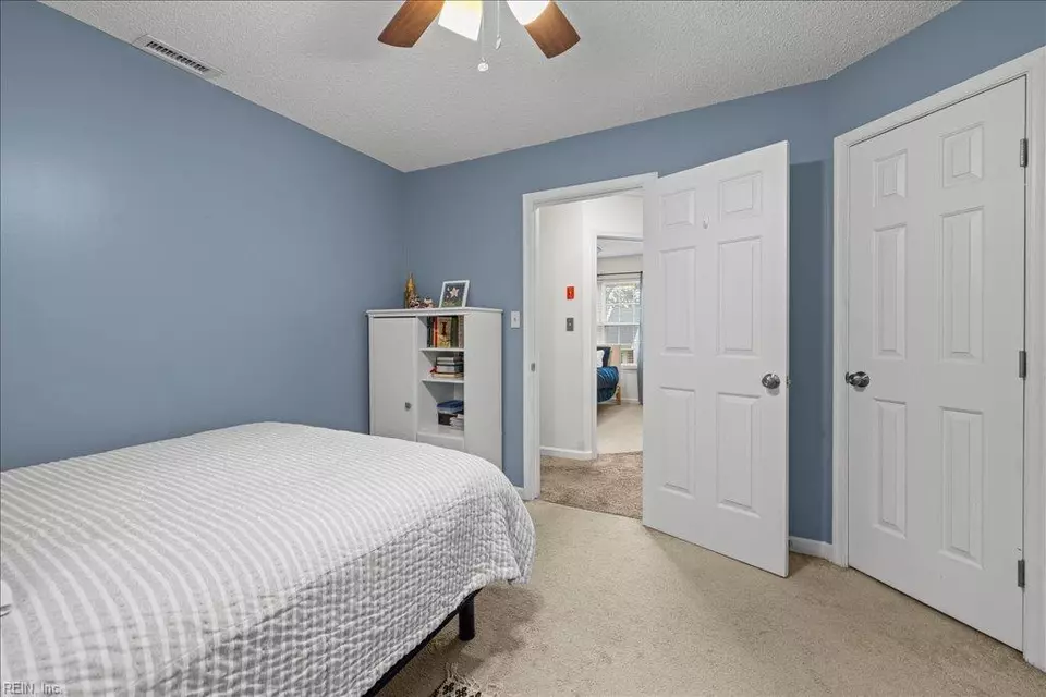 Bedroom - 4764 Ardmore Ln, Virginia Beach, VA 23456 photo 7 of 8