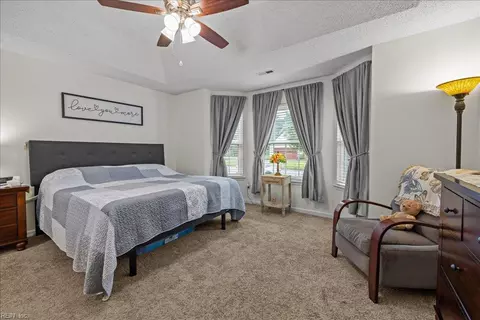 Bedroom - 4764 Ardmore Ln, Virginia Beach, VA 23456 photo 1 of 8