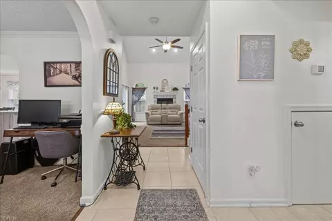 Entry Way - 4764 Ardmore Ln, Virginia Beach, VA 23456 photo 1 of 10