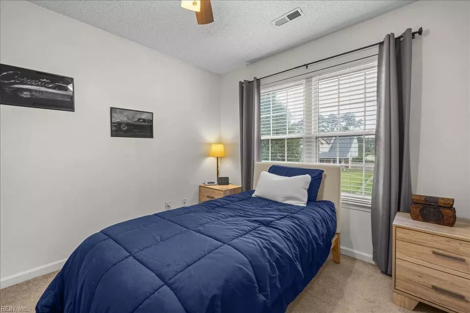 Bedroom - 4764 Ardmore Ln, Virginia Beach, VA 23456 photo 4 of 8