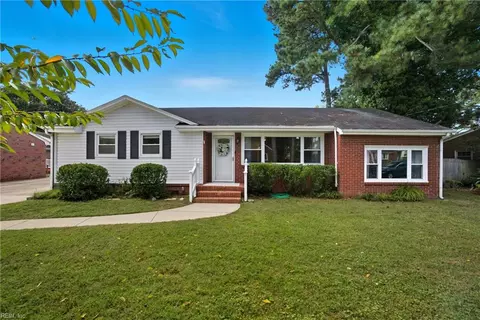 831 Melvin Dr, Portsmouth, VA 23701