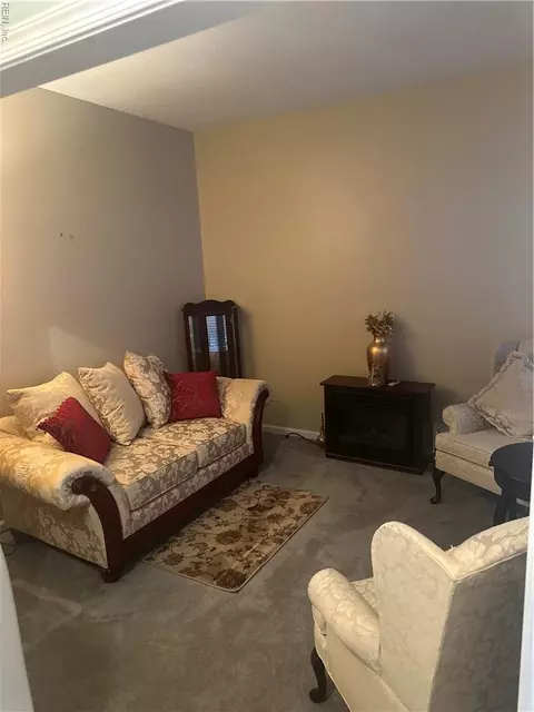 15 Elizabeth Rd, Hampton, VA 23669 photo 7