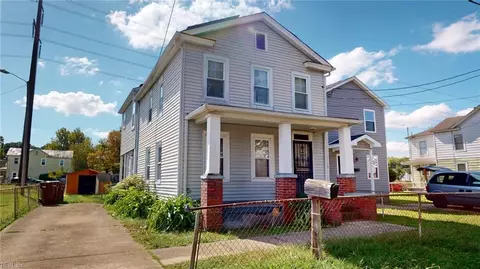 2046 Christian Ave, Chesapeake, VA 23324