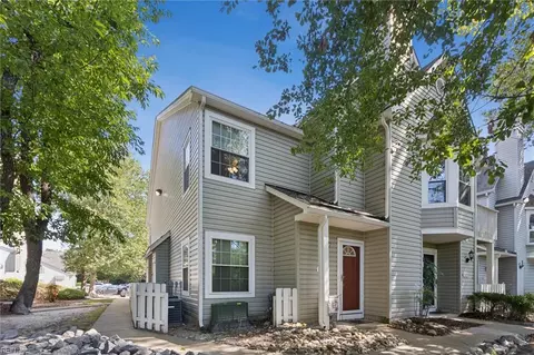 1037 Pebblewood Dr, Virginia Beach, VA 23464
