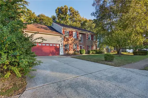 16 Sherry Dell Dr, Hampton, VA 23666