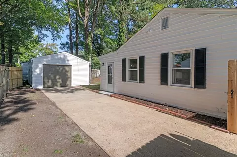 Exterior - 105 Atwell Ln, Hampton, VA 23669 photo 2 of 2