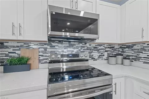 Kitchen - 105 Atwell Ln, Hampton, VA 23669 photo 4 of 4