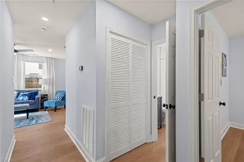 Entry Way - 105 Atwell Ln, Hampton, VA 23669 photo 1 of 1