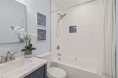 Bath - 105 Atwell Ln, Hampton, VA 23669 photo 1 of 2