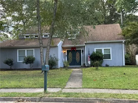 9 Kenilworth Dr, Hampton, VA 23666