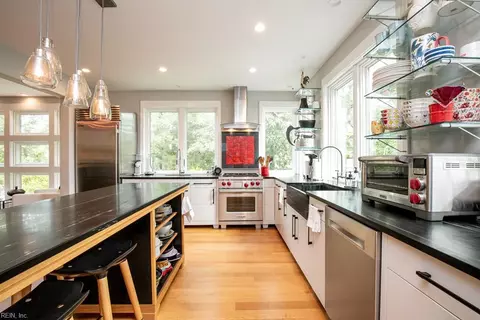 Kitchen - 5 Ames St, Onancock, VA 23417 photo 5 of 6