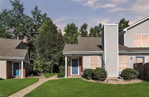 731 Oak Mill Ln, Newport News, VA 23602