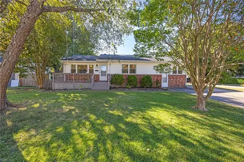 793 Crepe Myrtle Ln, Virginia Beach, VA 23455