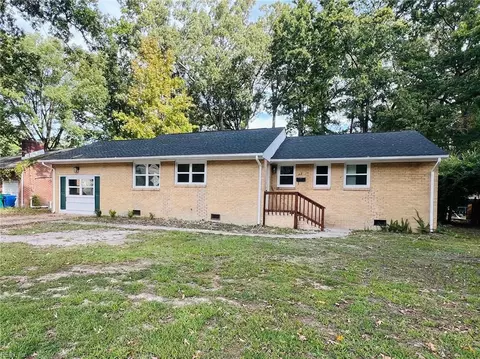 22 Green Ct, Newport News, VA 23601