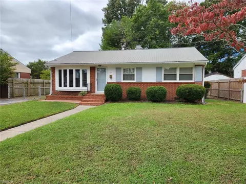 113 Lynnhaven Dr, Hampton, VA 23666